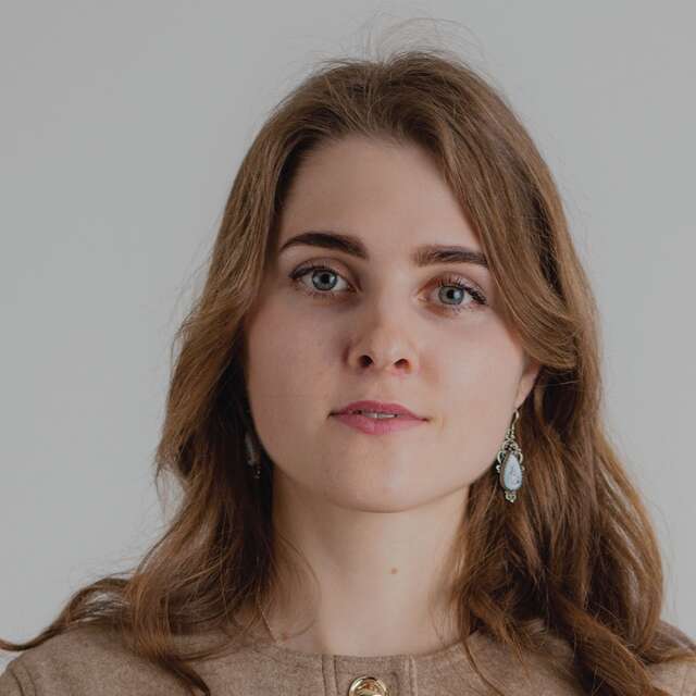 luhovskaanna_web-640x640-crop-54-8-43-0-q60