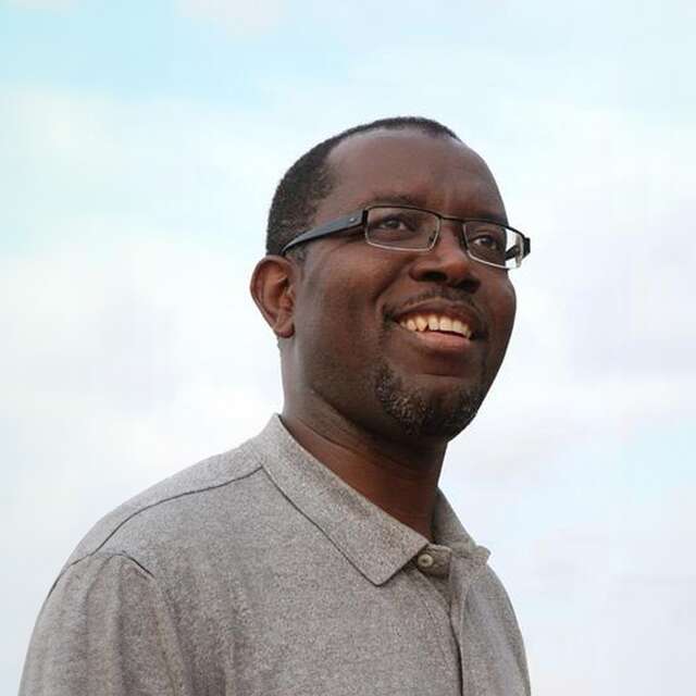 dalembert_portrait_exp_web-640x640-crop-54-5-46-8-q60